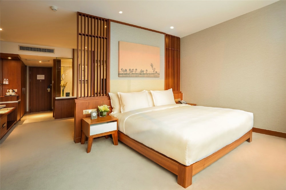 Deluxe, King Bed, with View