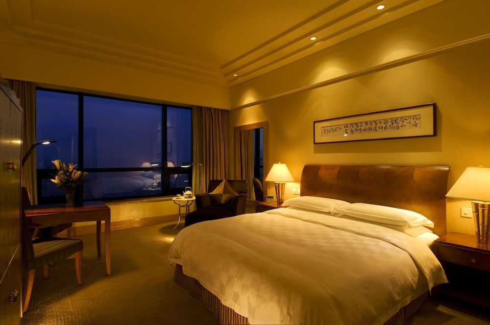 Hilton Chongqing 19/60