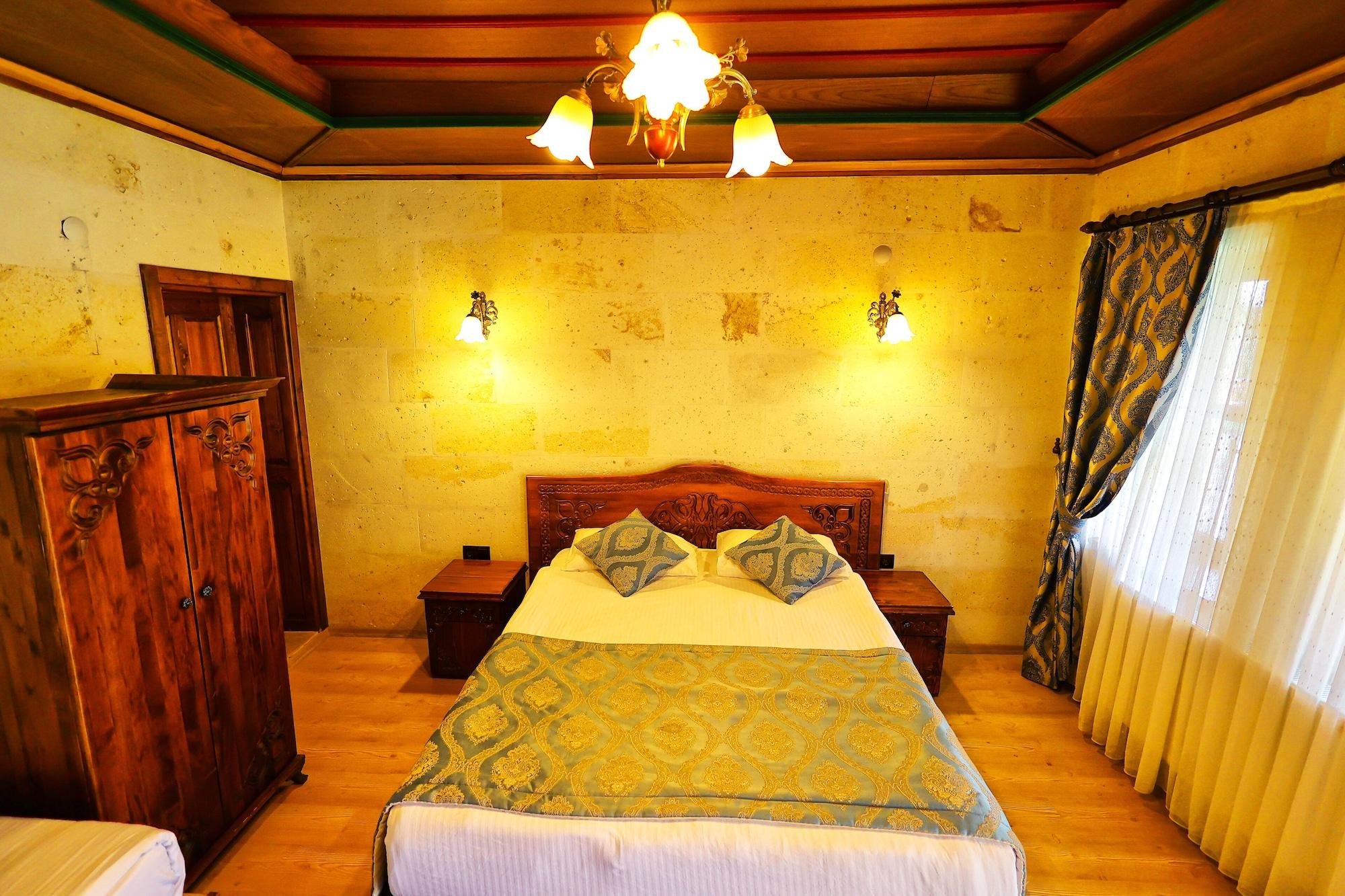 غرفة كومفورت ثلاثية، Empire Cave Hotel 3/4