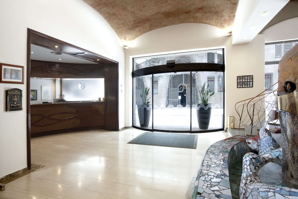 Hotel Gaudi 37/54