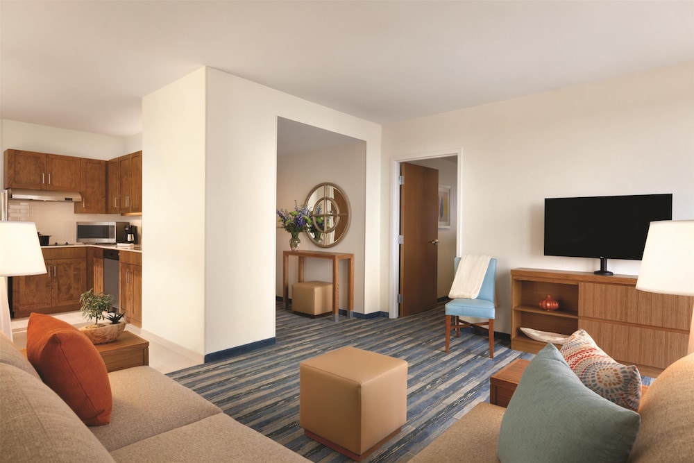 Hyatt House Virginia Beach Oceanfront 23/48