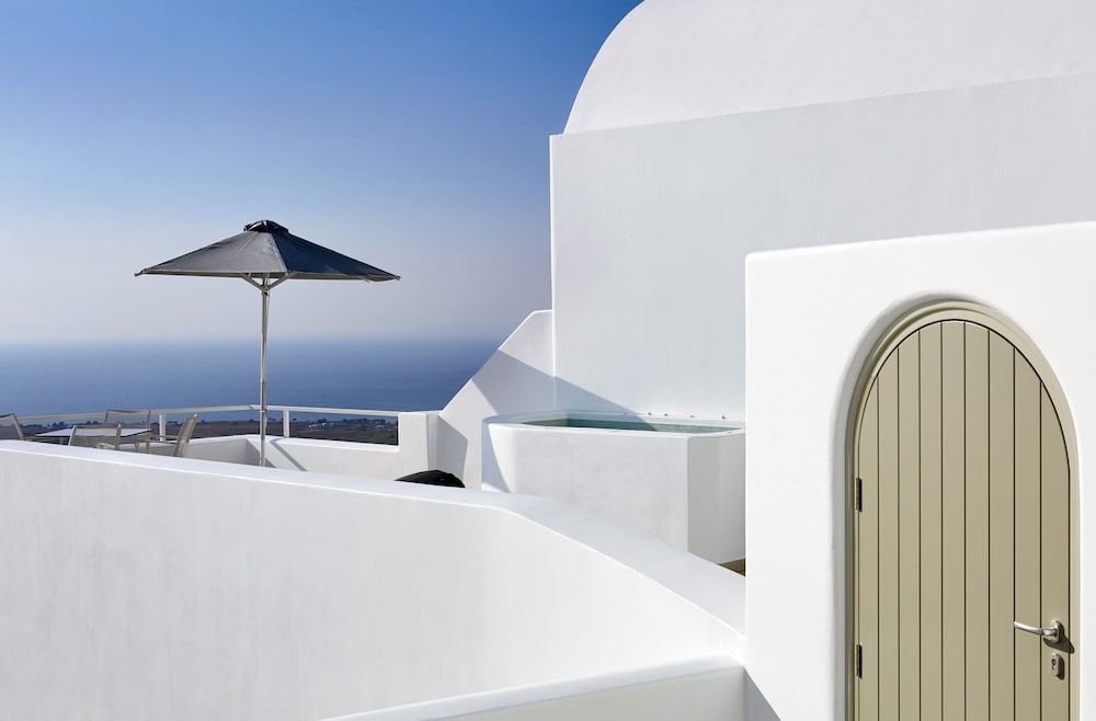 APERANTO SUITES 22/70