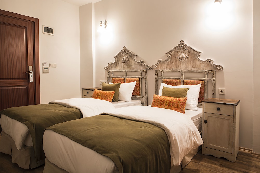 Oriella Hotel 16/40