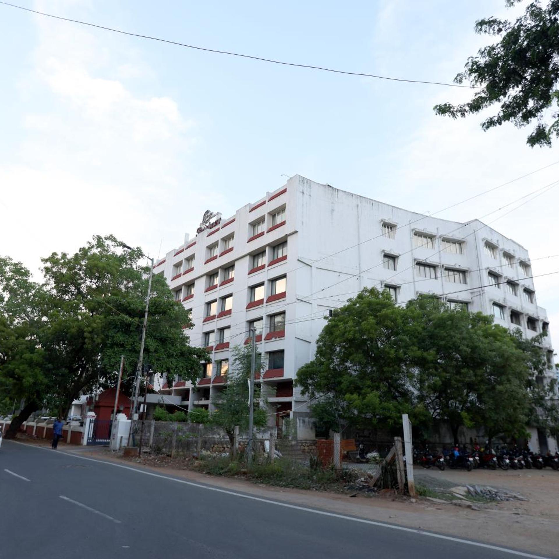 BREEZE RESIDENCY 53/55
