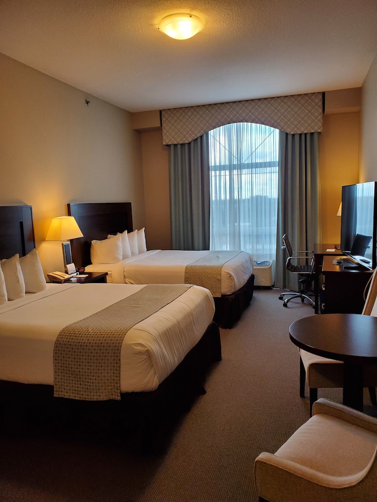 Ramada By Wyndham Emerald Park/Regina East 6/49