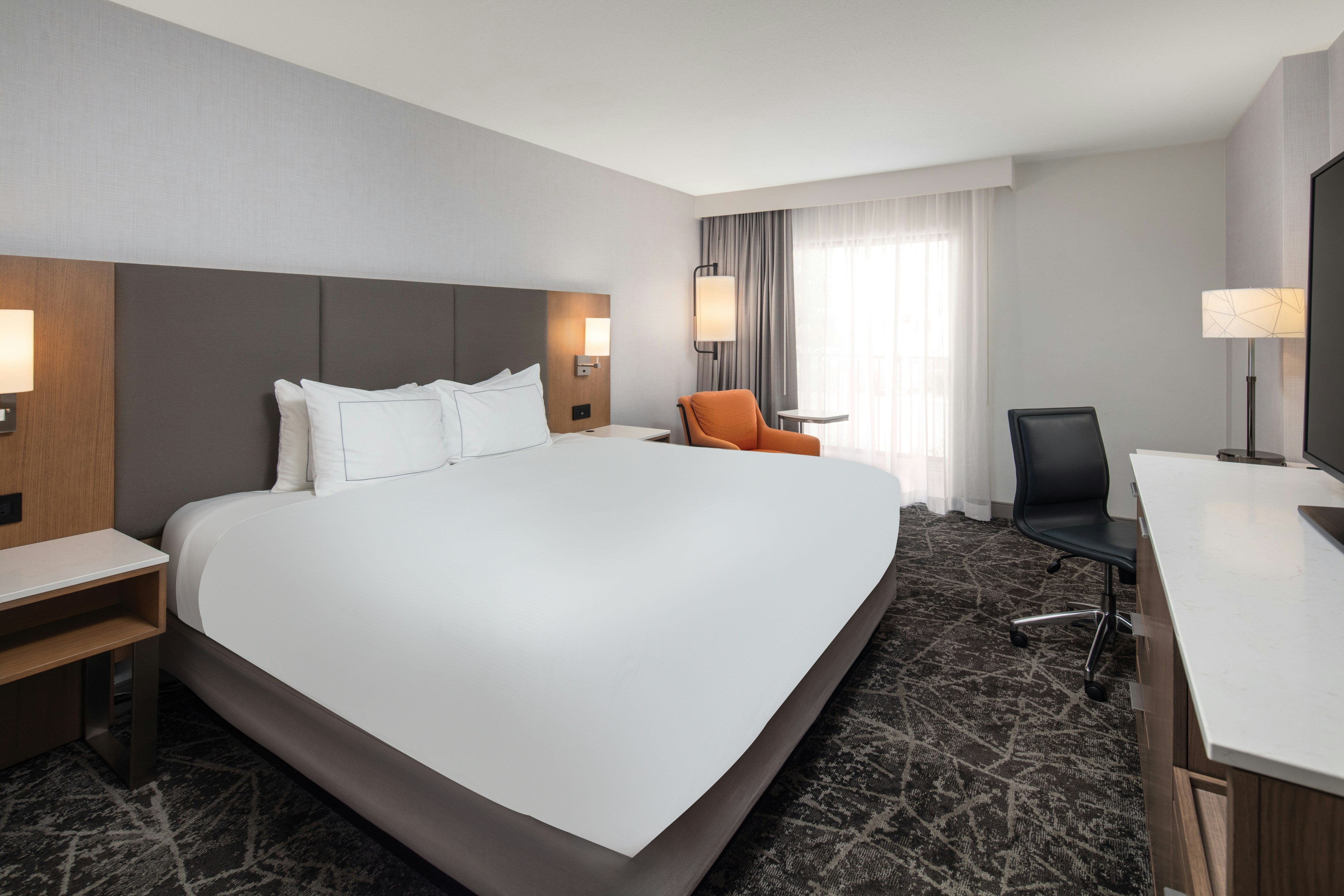 ROOM, KING BED, ACCESSIBLE