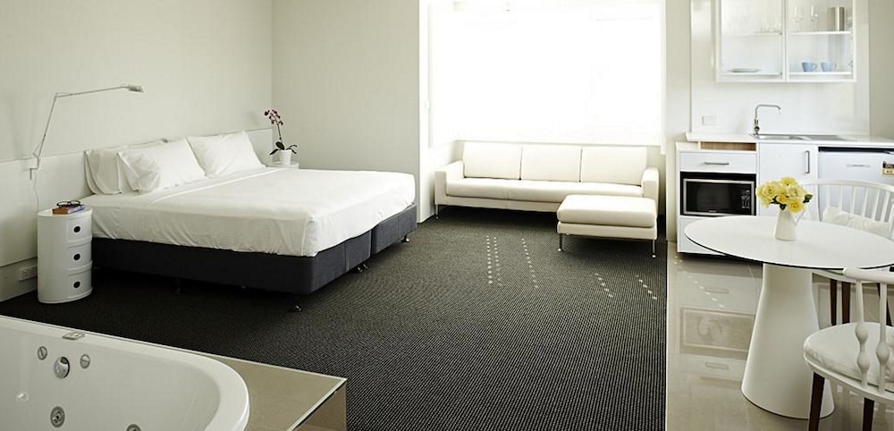The Horatio Suites And Motel 49/49