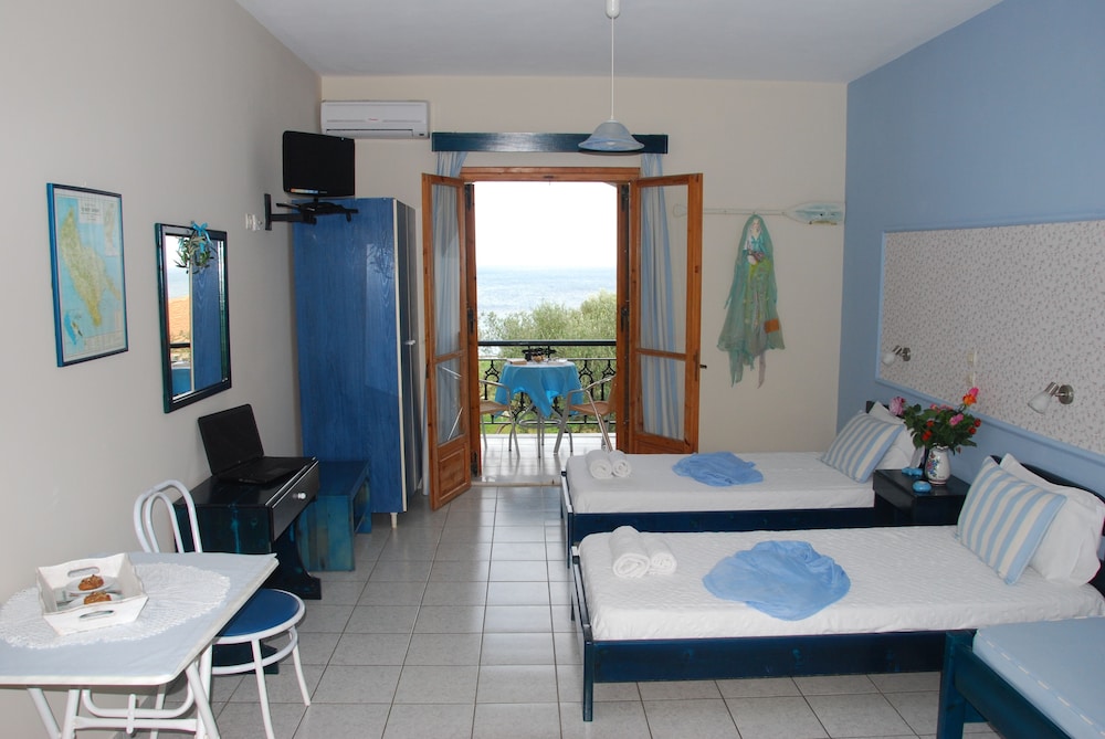 KAVOS PSAROU STUDIOS & APARTMENTS 16/37