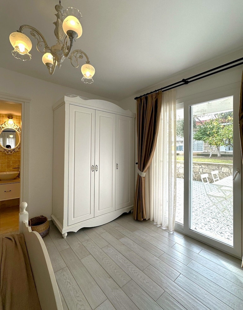 Selin Hotel 30/50