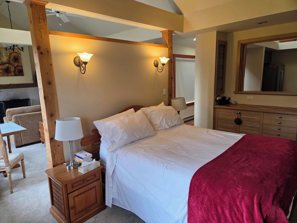 Spinnakers Brew Pub Guest Houses 22/58