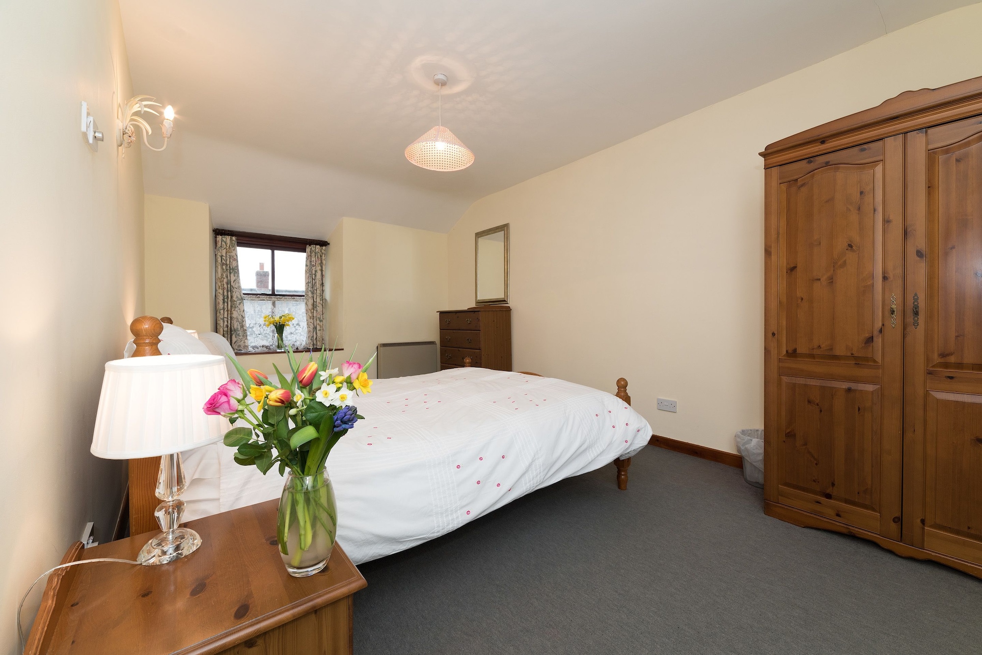 3 Bedrooms, Cottage, King Bed, 3 Beds
