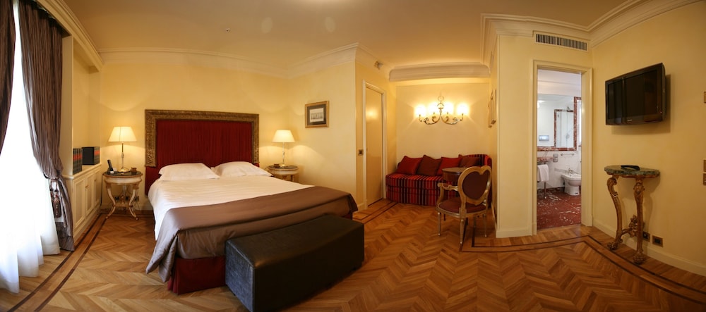 RED, JUNIOR SUITE