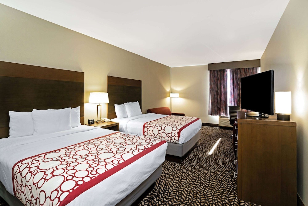 La Quinta Inn And Suites By Wyndham Tuscaloosa University 12/47
