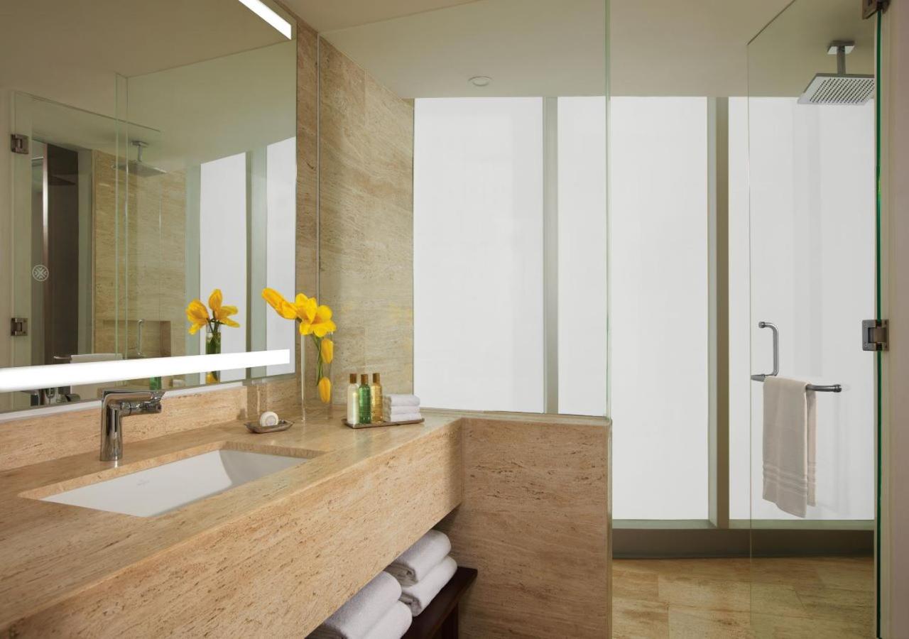 Altitude, Suite, Partial Ocean View, Corner، Altitude By Krystal Grand Punta Cancun All Inclusive 6/7