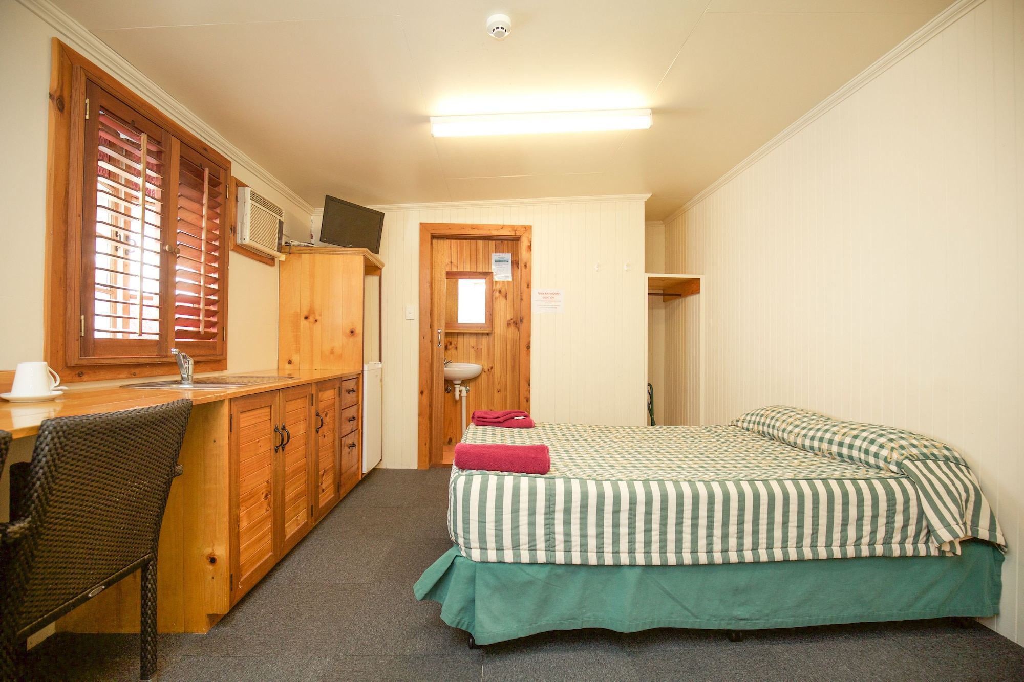 STANDARD, DOUBLE BED