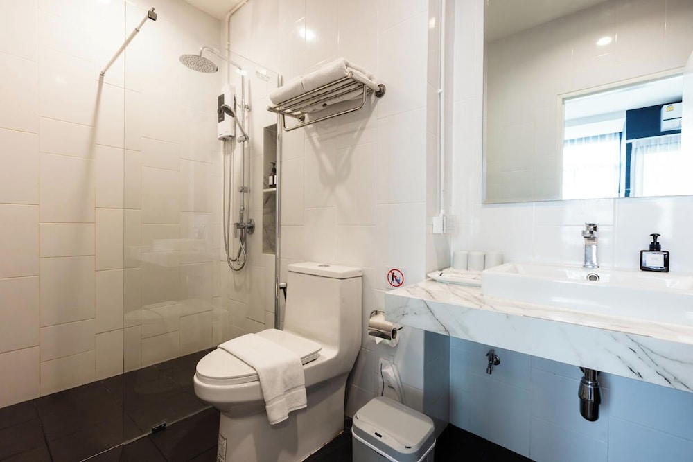 Amiri Place Hotel 48/50