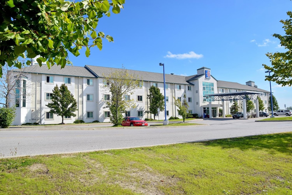Motel6 Whitby ON - Toronto East 32/41