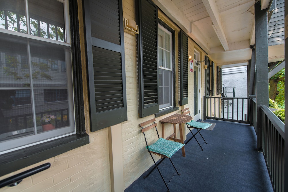 The Georgetown House 25/50