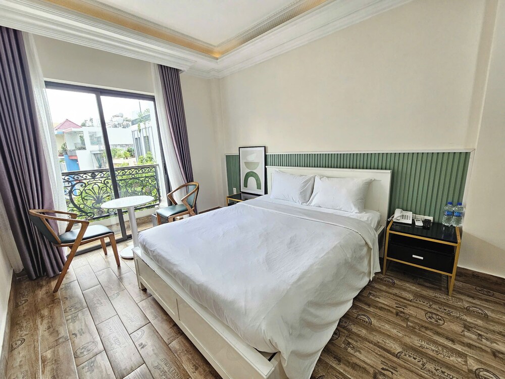 The Passion Hotel Airport - 5 minutes to Tan Son Nhat 18/50