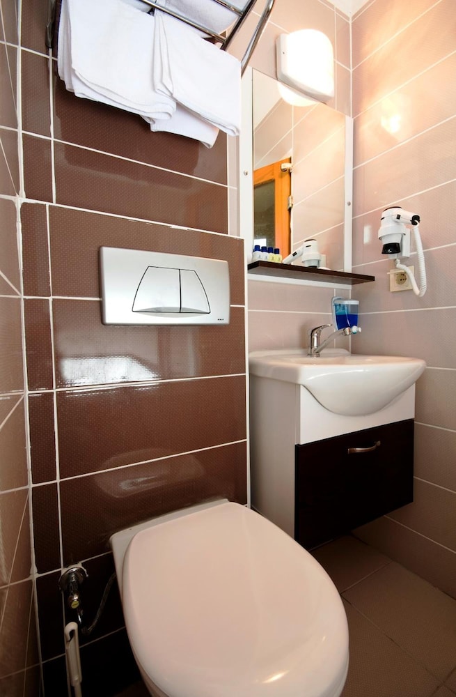 Ciner Hotel 46/50