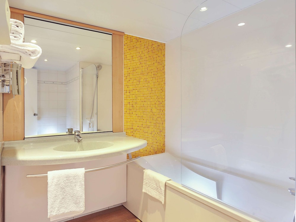 Mercure Le Havre Centre Bassin Du Commerce 13/68