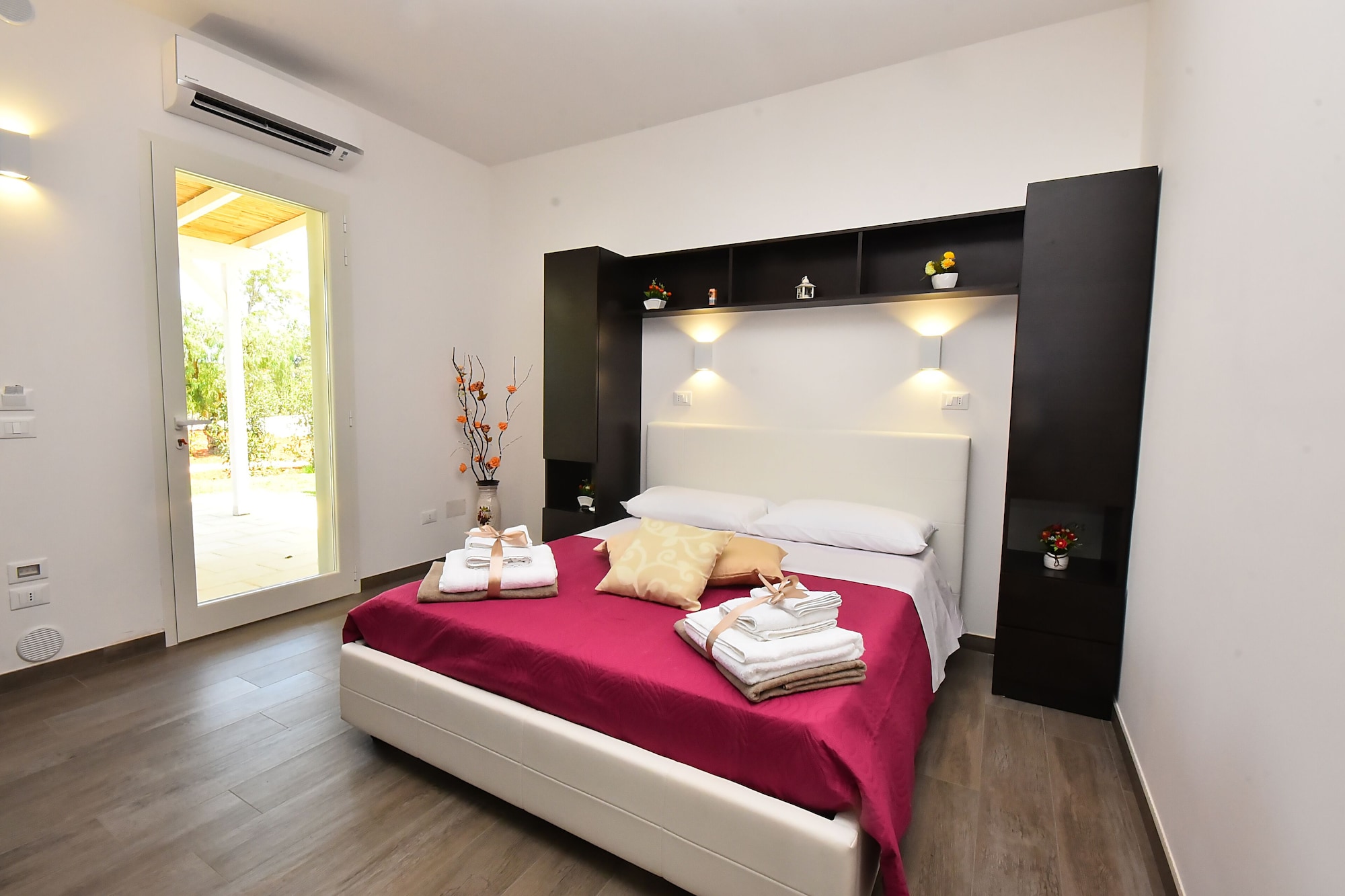 ROOM, TRIPLE