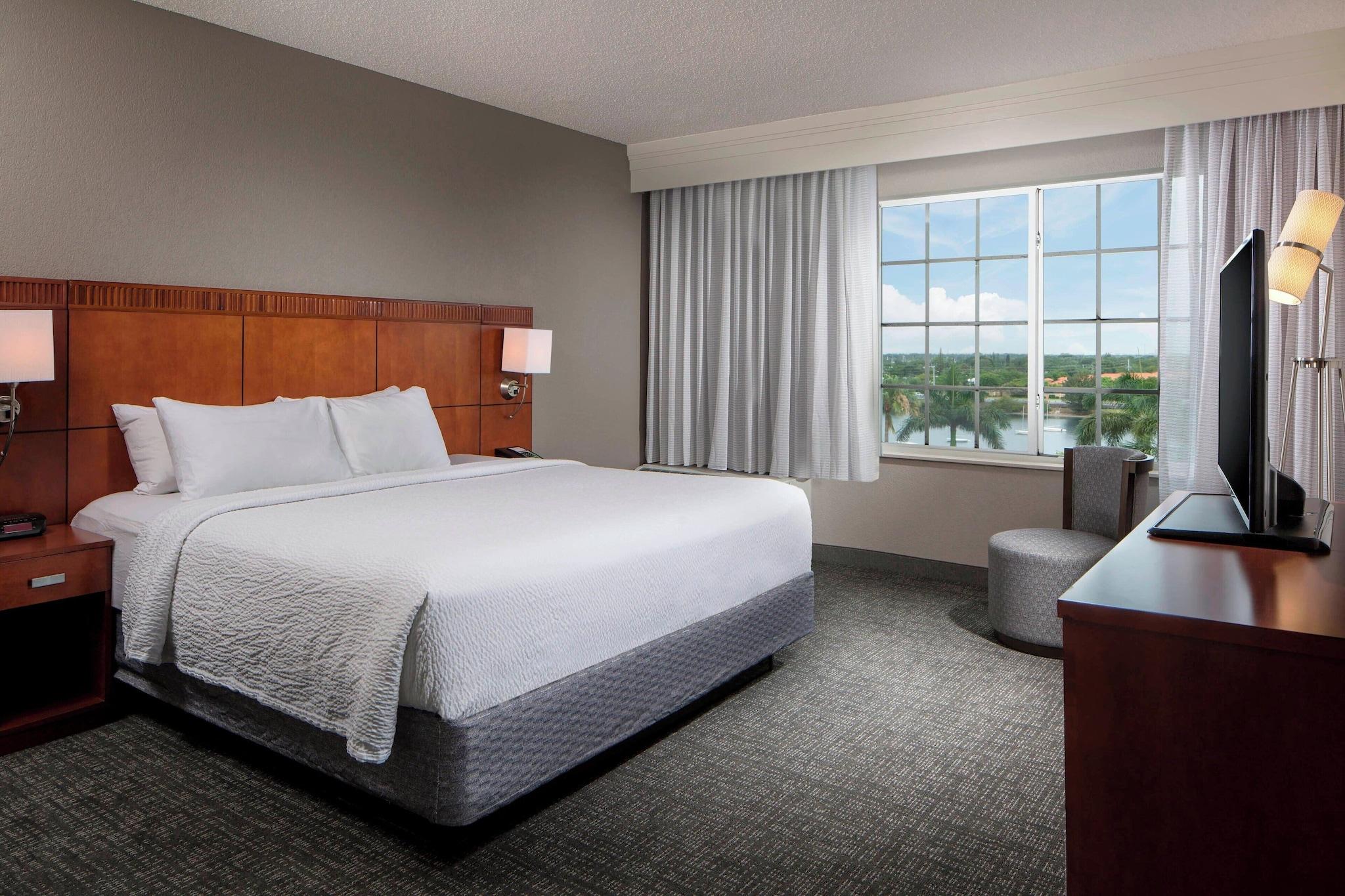 Suite, King Bed