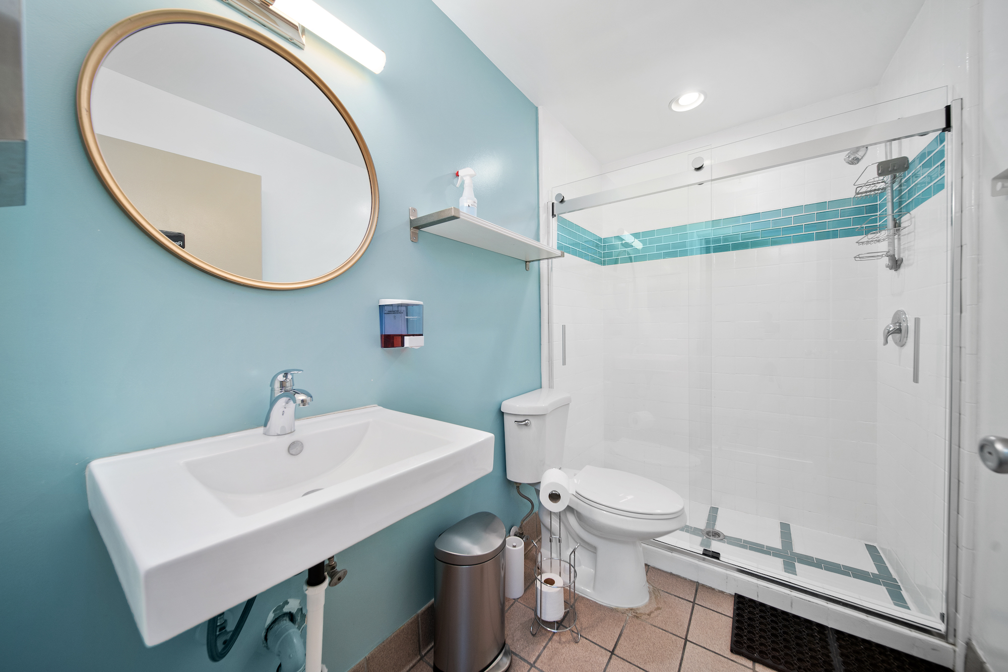 Private, Mixed Dorm, 6 Beds
