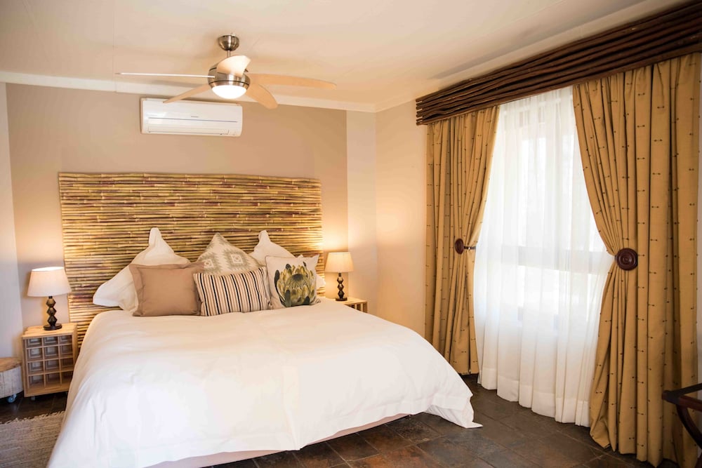 Mziki Safari Lodge 18/76