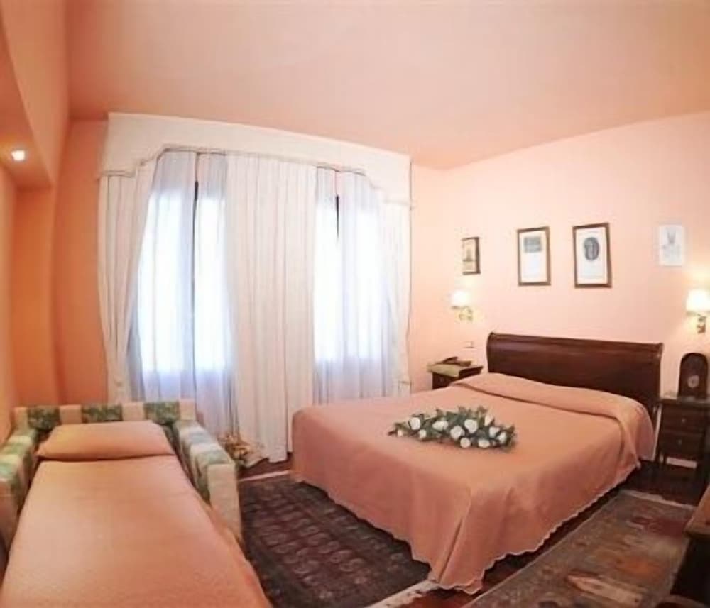 Villa Crispi 27/37