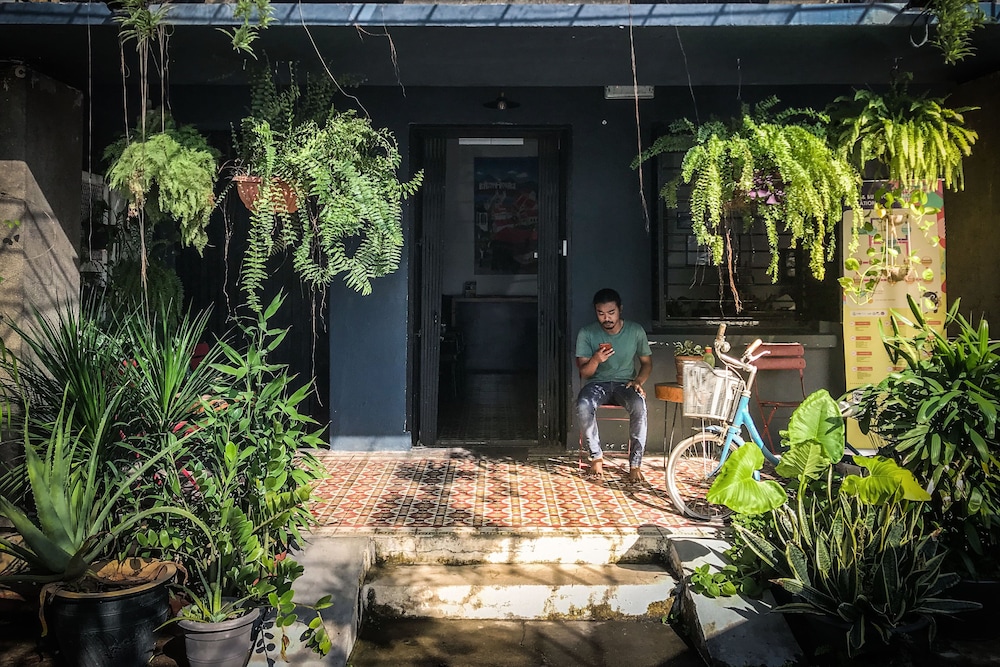 The Brownstone Hostel & Space 6/50