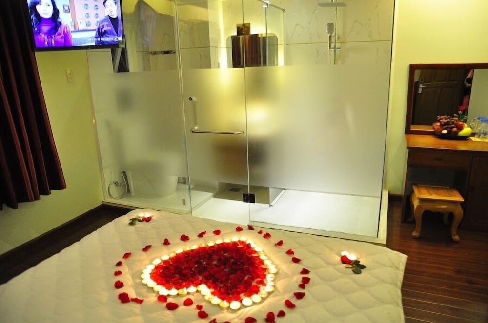 Art Deluxe Hotel 33/60
