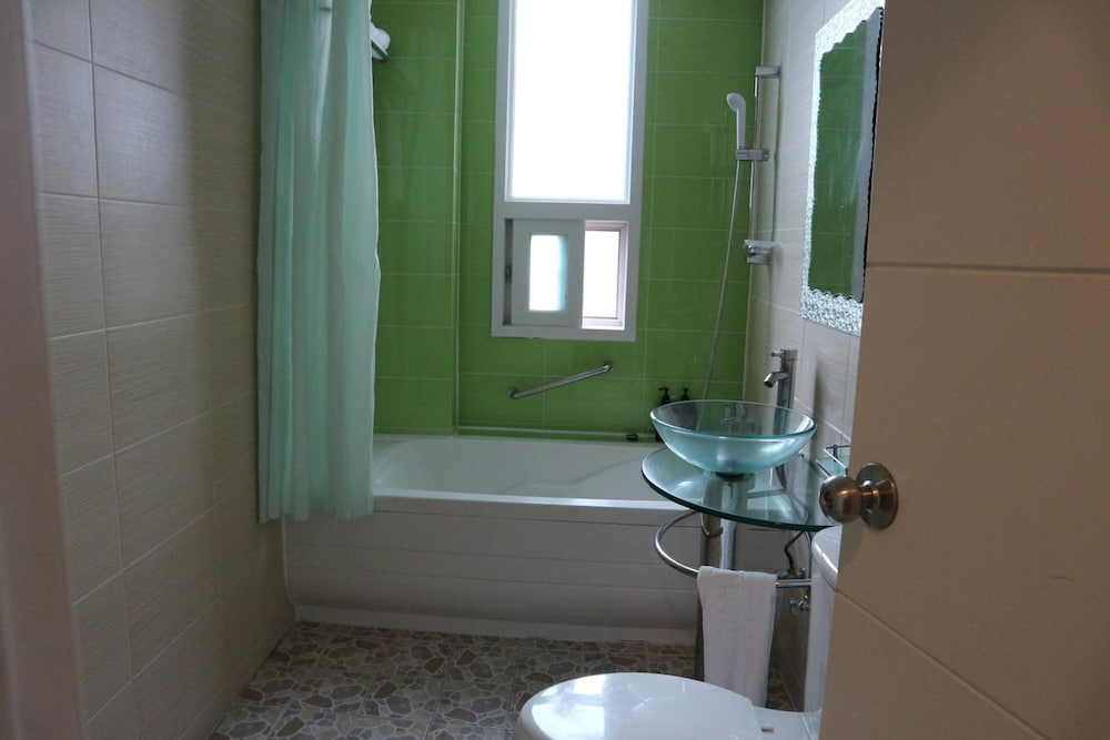 Apple Tree Hotel Pohang 46/47