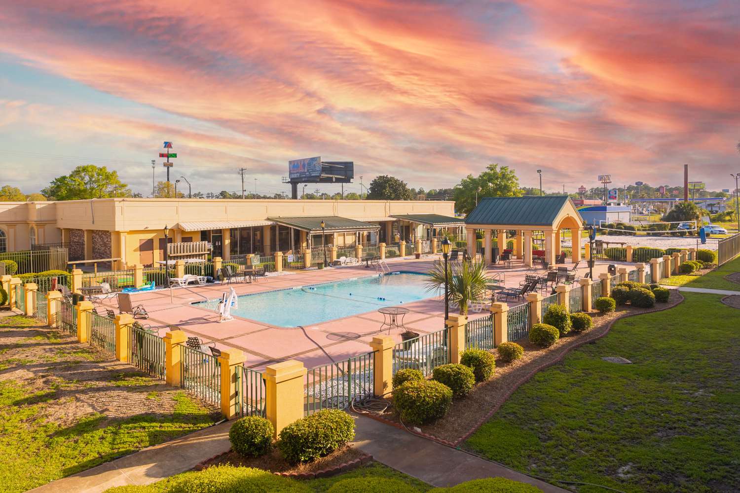 Quality Inn Richmond Hill - Savannah I-95 44/47