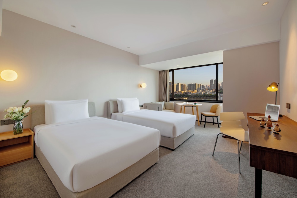 Guangzhou Hotel 24/50