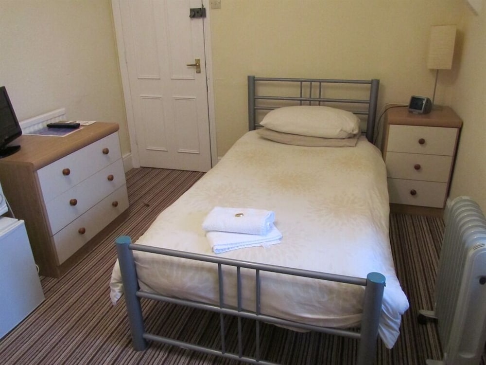 Donnington Guest House 24/40