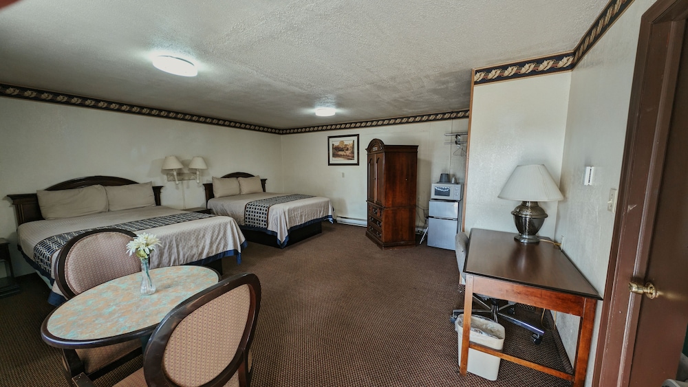 Standard, 2 Queen Beds