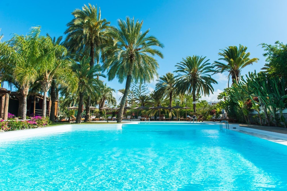 HL Miraflor Suites Hotel 41/44