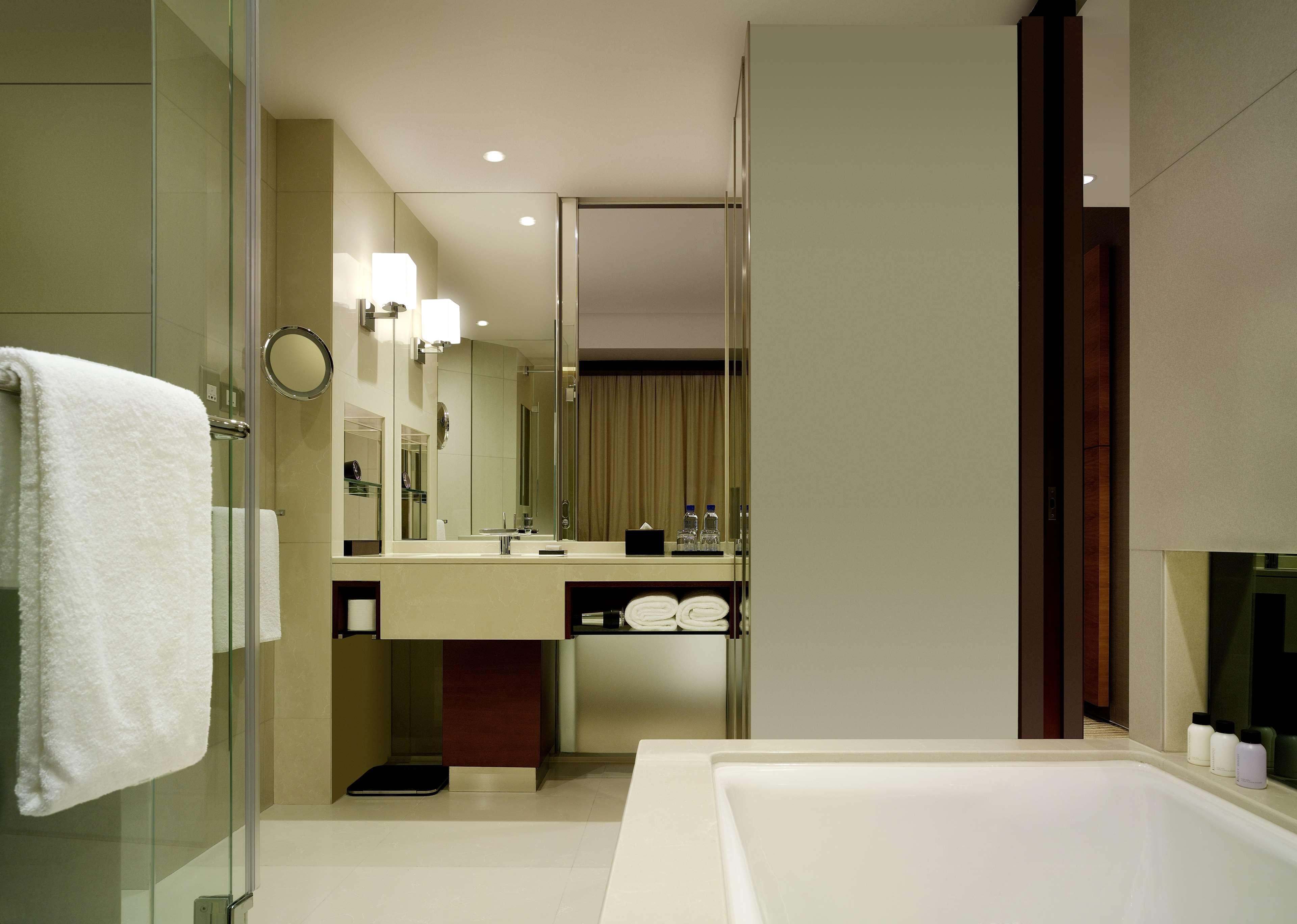 غرفة كلوب بسريرين منفصلين، HYATT REGENCY HONG KONG TSIM SHA TSUI 2/2