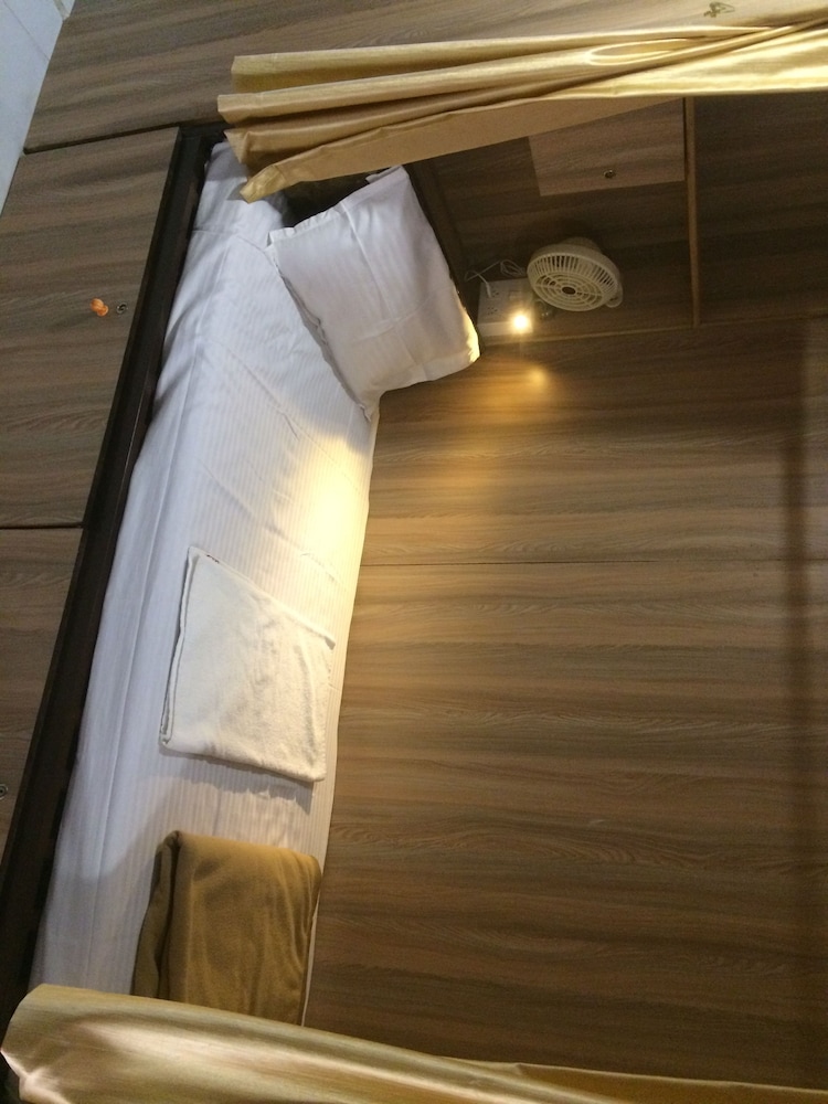 Golden Dormitory 15/23