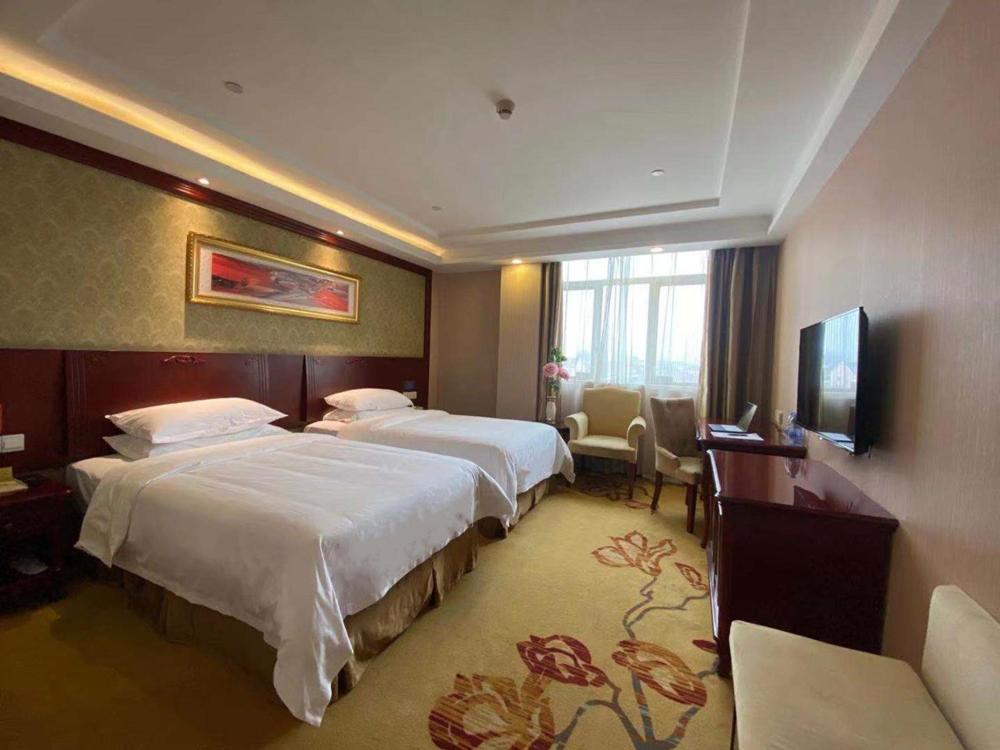 Vienna Classic Hotel (Shanghai Jinshan Zhangyan Industrial Park Zhongqiao College) 18/23