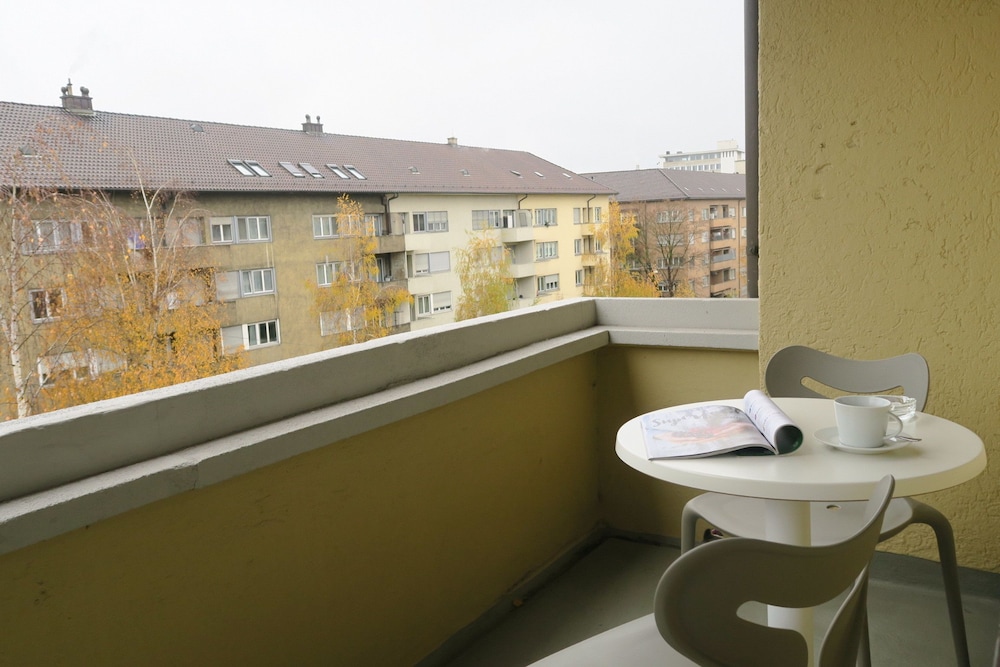 Zurich Furnished Homes 49/50