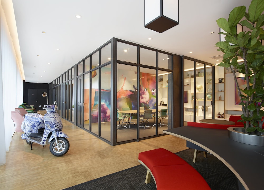 CITIZENM SCHIPHOL AIRPORT HOTEL 28/53