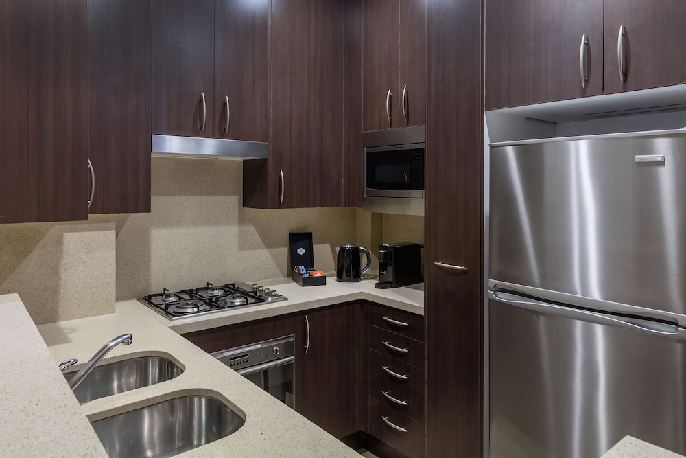 Meriton Suites Pitt Street 61/65