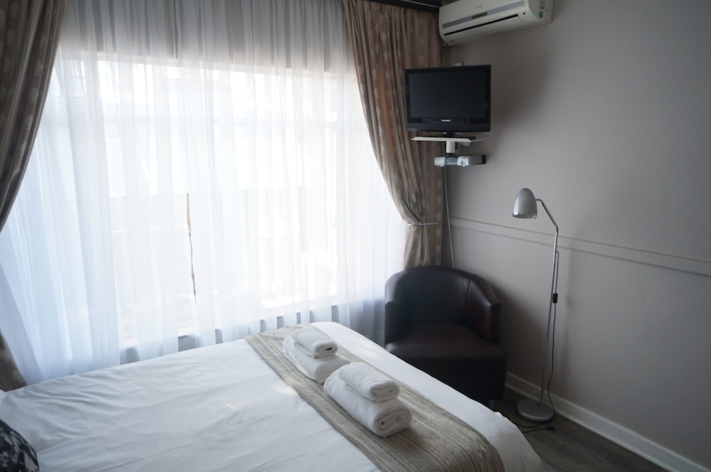 314 on Clark Guest House 25/76
