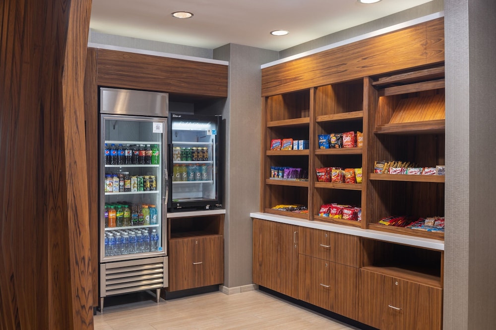 SpringHill Suites by Marriott Tucson at The Bridges 32/36