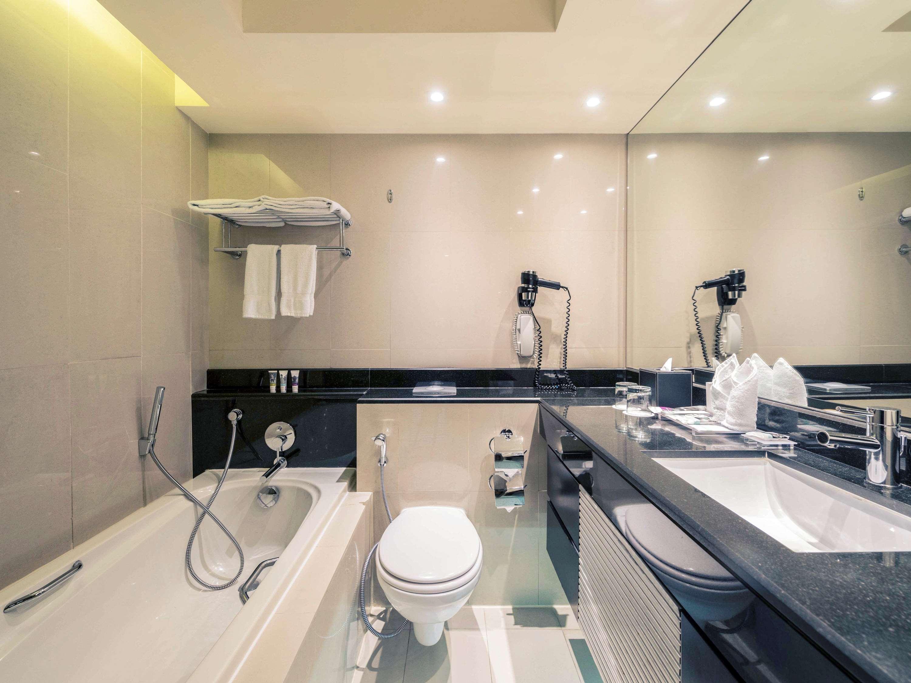 Executive, Suite