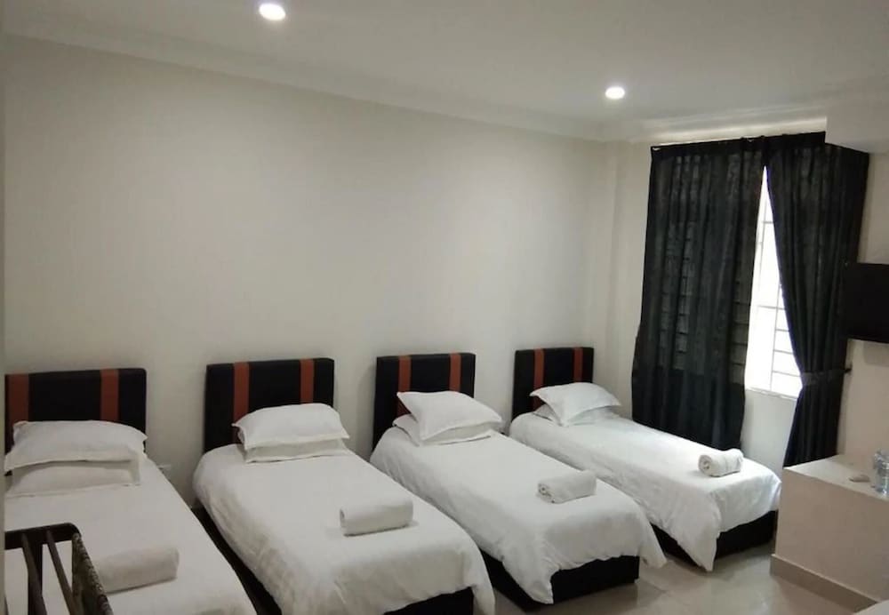 Hotel Mutiara KGMMB by ZUZU 28/53