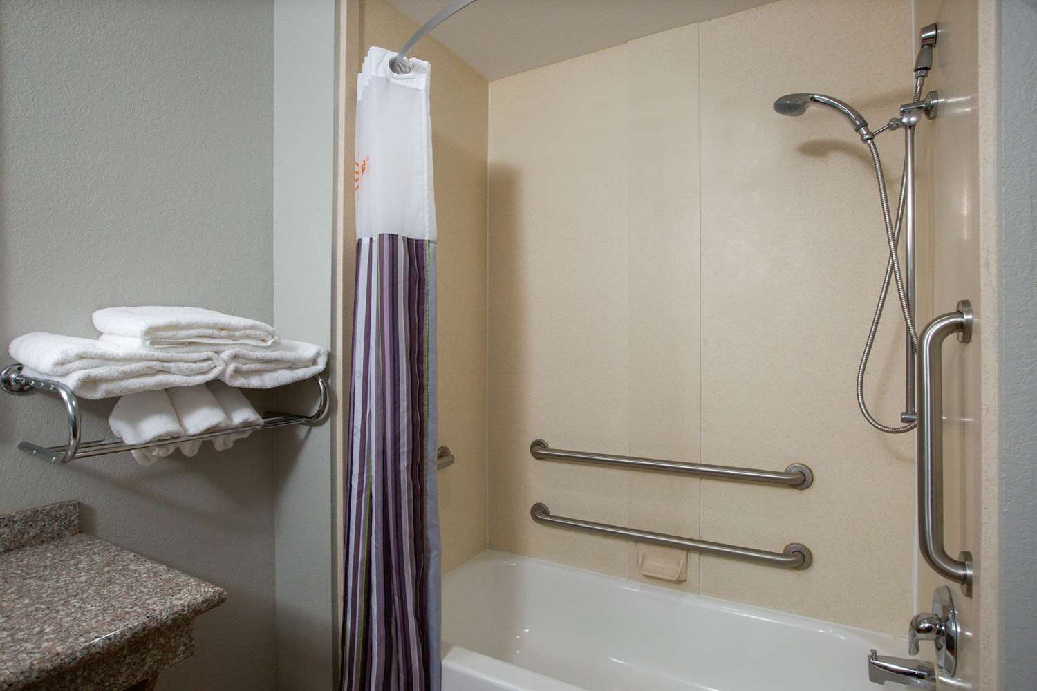 La Quinta Inn & Suites by Wyndham Tupelo 48/48