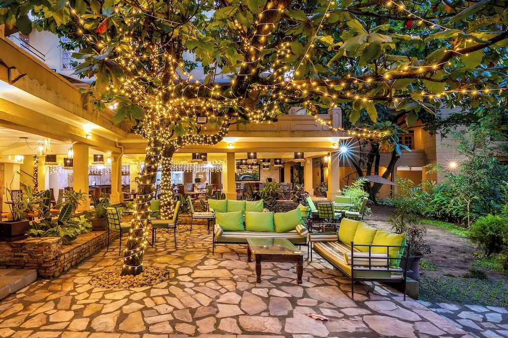 The Emin Pasha Hotel 41/46